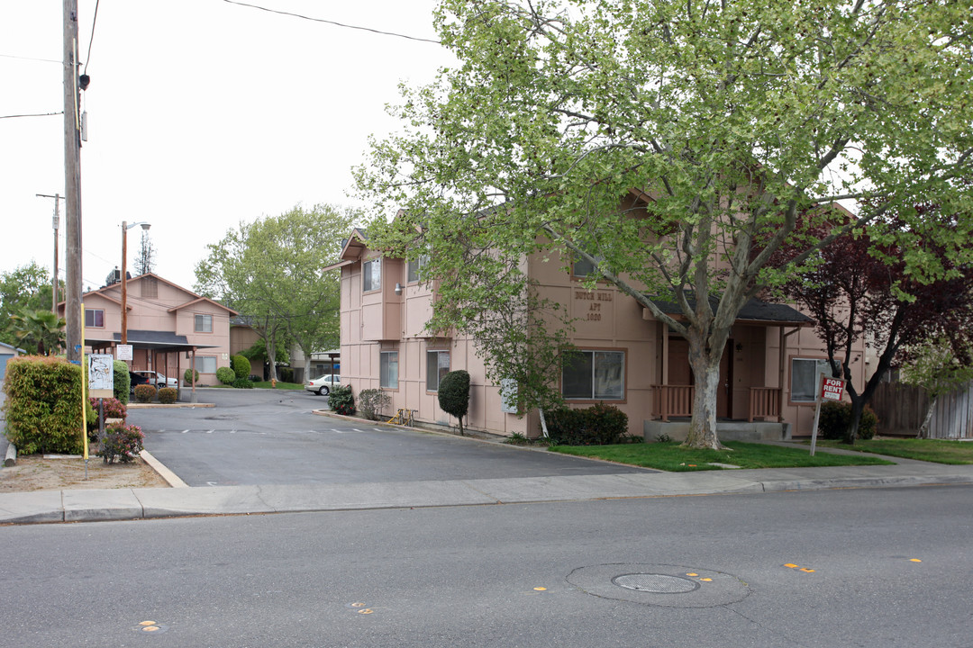 Dutch Mill Apartments in Turlock, CA - Foto de edificio