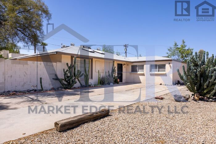 5102 N 20th Ave in Phoenix, AZ - Building Photo
