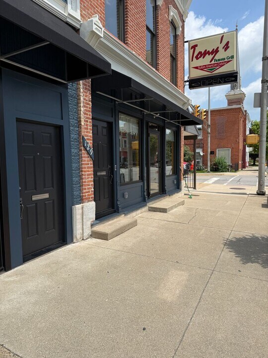129 E Lincoln Ave in Goshen, IN - Building Photo