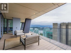 1568 Alberni St in Vancouver, BC - Building Photo - Building Photo