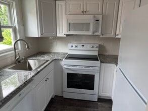425 Ryers Ave, Unit 2nd Floor in Cheltenham, PA - Foto de edificio - Building Photo