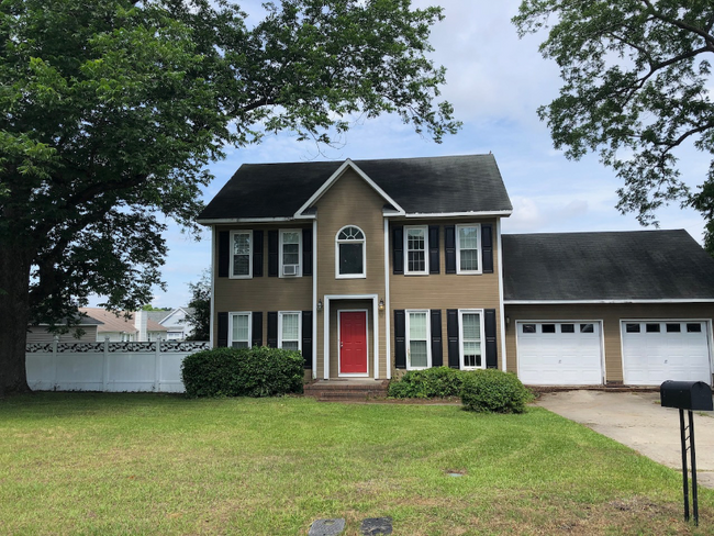 4843 Deer Lakes Rd in Fayetteville, NC - Building Photo - Building Photo