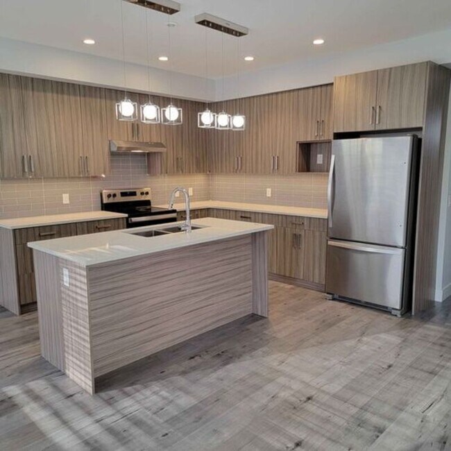 250 Nickel Rd in Kelowna, BC - Building Photo - Building Photo