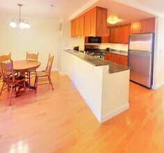 2 St Paul St in Brookline, MA - Building Photo - Building Photo