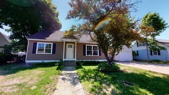 30 Paul Ave in Nashua, NH - Building Photo