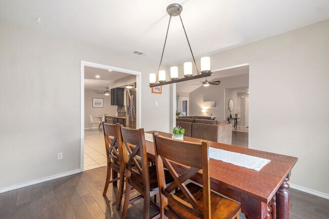7313 Elizabeth Pl in Plano, TX - Foto de edificio - Building Photo