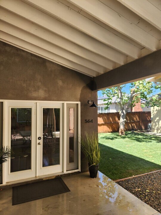 564 N Waverly St in Orange, CA - Building Photo