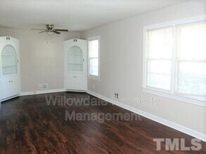 404 N Ennis St in Fuquay Varina, NC - Building Photo - Building Photo