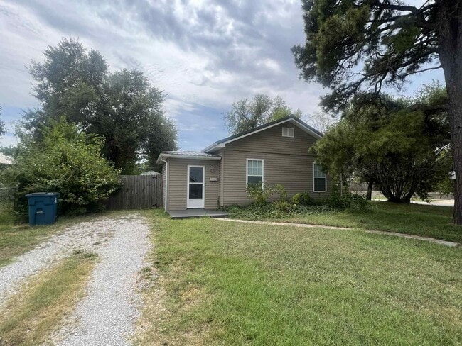 3102 E 8th St in Joplin, MO - Building Photo - Building Photo