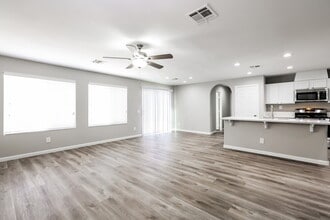 5213 N Concho Heights St in North Las Vegas, NV - Building Photo - Building Photo