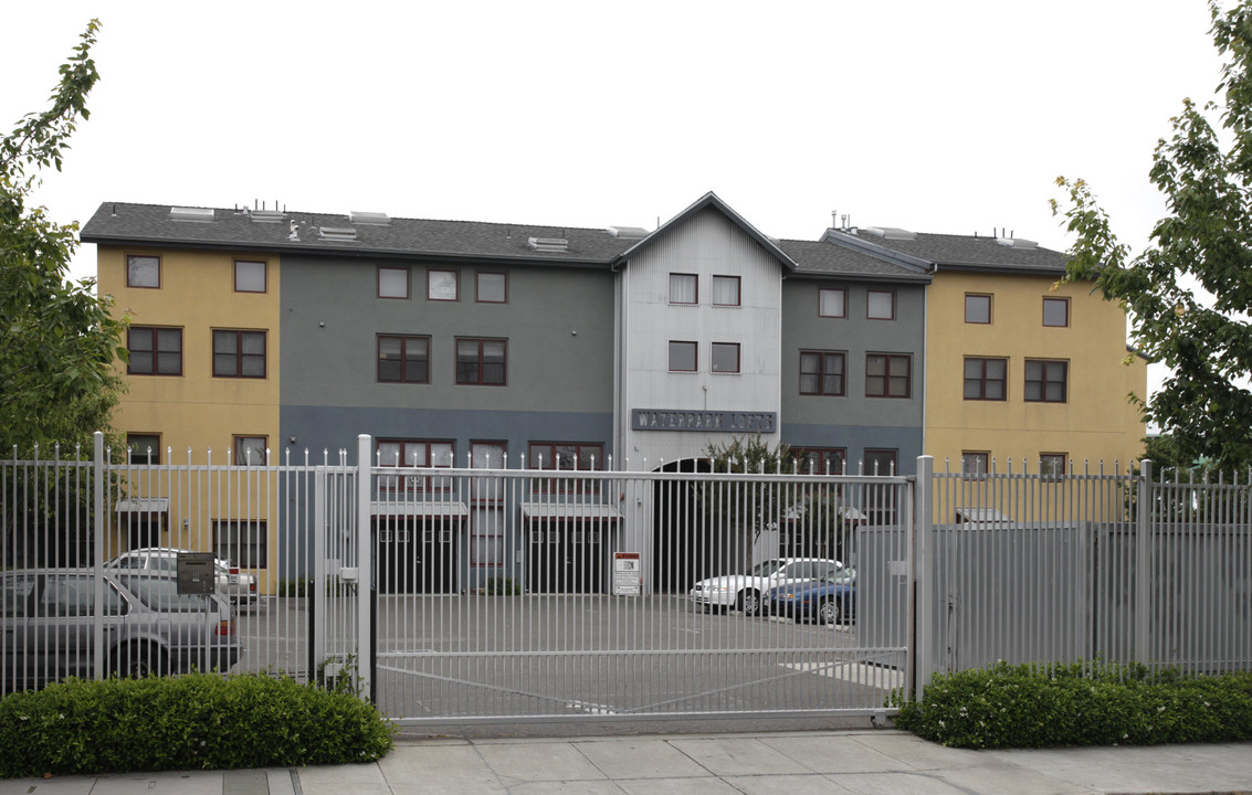 Waterpark Lofts in Oakland, CA - Building Photo