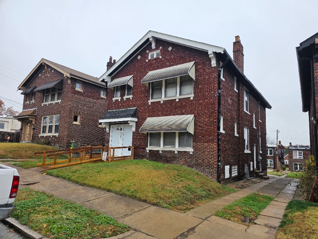 4645 Shirley Pl in St. Louis, MO - Foto de edificio - Building Photo