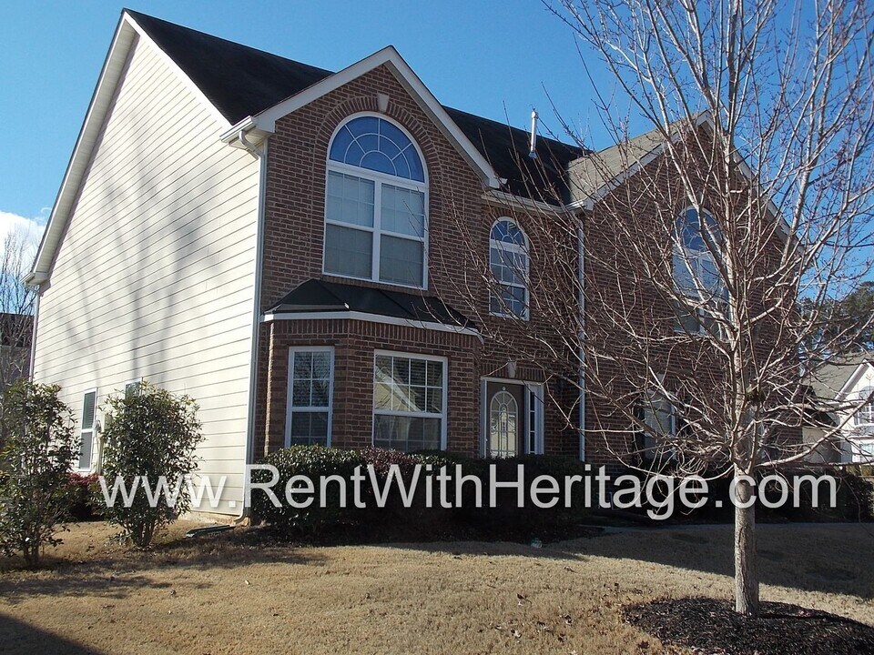 61 Briandwood Dr in Newnan, GA - Foto de edificio