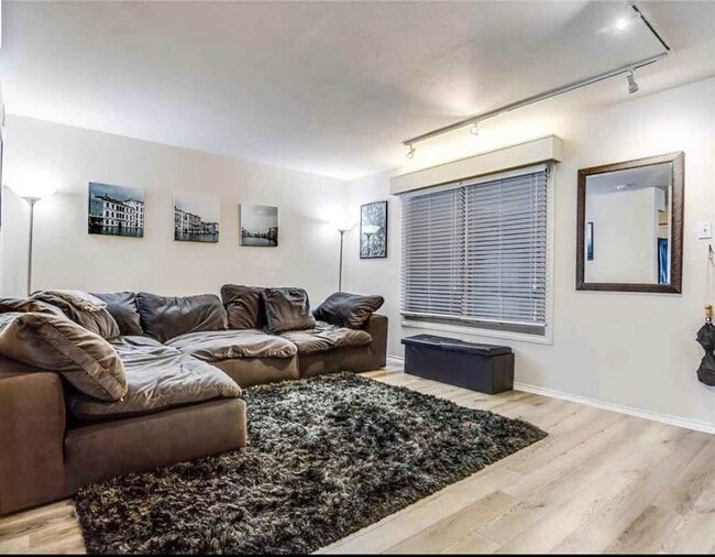 505 W 7th St, Unit 214 in Austin, TX - Building Photo - Building Photo