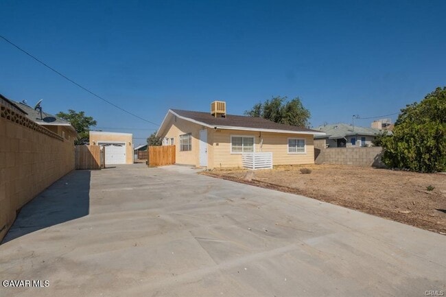 property at 2725 Desert St