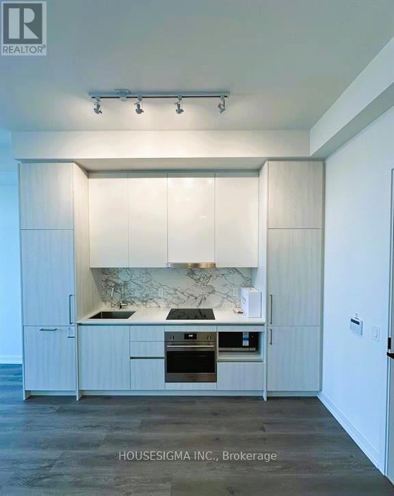 property at 225-5225 Commerce St