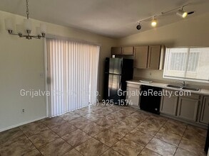 9225 N Hampshire Dr in Tucson, AZ - Building Photo - Building Photo