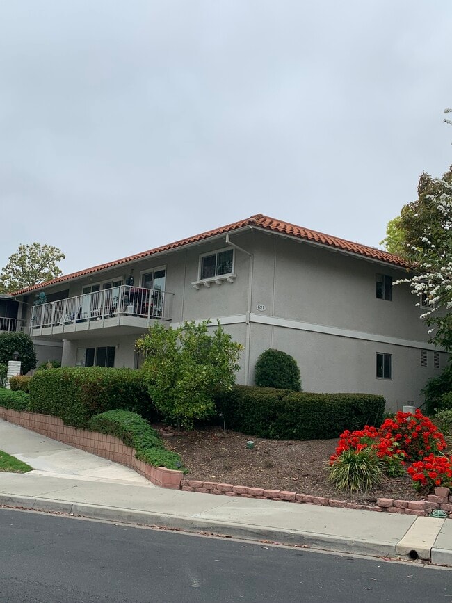 621 Avenida Sevilla, Unit 621A Avenida. Sevillalla in Laguna Woods, CA - Building Photo - Building Photo