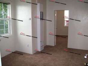 811 S Market Blvd in Chehalis, WA - Building Photo - Building Photo