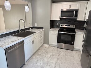 2431 Shadowood Dr in Ann Arbor, MI - Building Photo - Building Photo