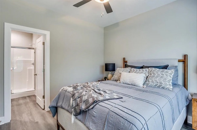 property at 4946 N Vassar Ave