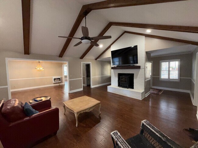 1888 Martha Ln NE in Arab, AL - Building Photo - Building Photo