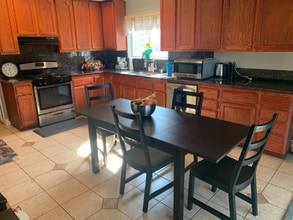 3426 Rancho Rio Way in Sacramento, CA - Building Photo - Building Photo