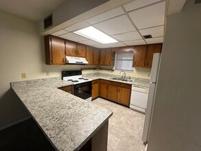 312 Wood Grove Ct in Tallahassee, FL - Building Photo - Building Photo