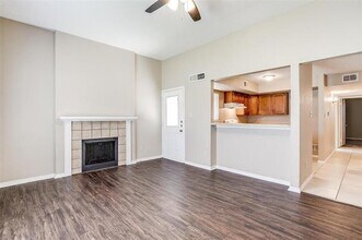 320 Liberty Pl in Grand Prairie, TX - Building Photo - Building Photo