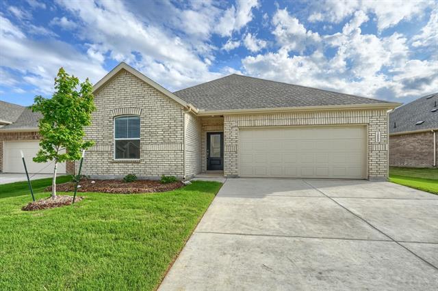 10002 Standardbred Dr in Krugerville, TX - Building Photo