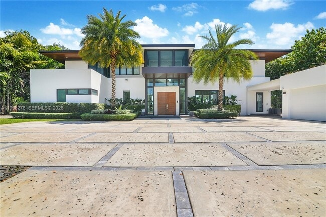 7210 S Prestwick Pl in Miami Lakes, FL - Building Photo - Building Photo