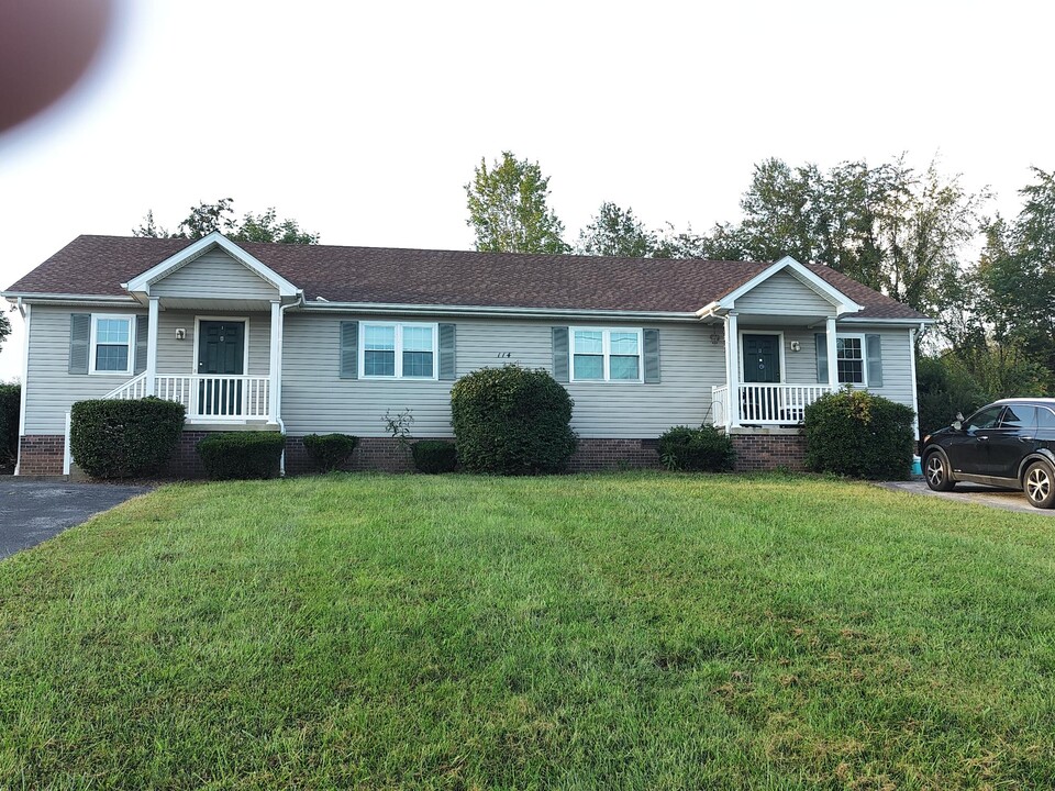 114 Drew Brooke Dr in Franklin, KY - Building Photo