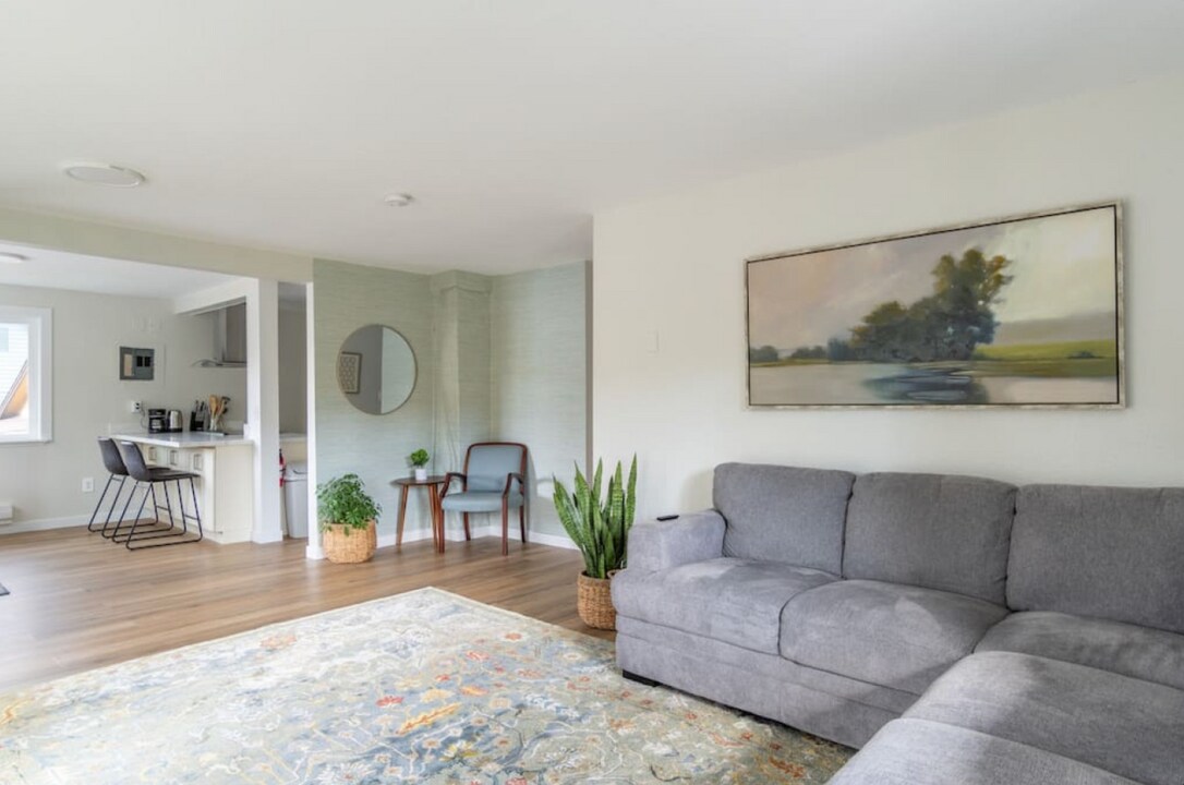 431 31st Ave E, Unit Upstairs in Seattle, WA - Foto de edificio