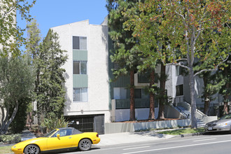 311 Montana Avenue in Santa Monica, CA - Building Photo - Primary Photo