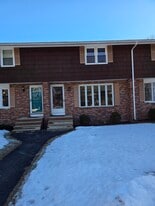 39 Villa Rd in Westbrook, ME - Building Photo