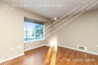 212 10th St in Kirkland, WA - Building Photo - Building Photo