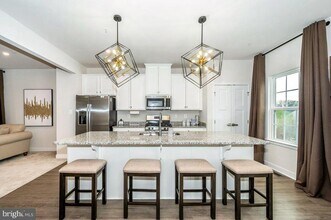 324 Pemberton Park Ln in Frederick, MD - Building Photo - Building Photo