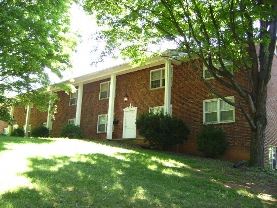 Terrace Court in Johnson City, TN - Building Photo - Building Photo