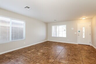 1344 S 220th Dr in Buckeye, AZ - Foto de edificio - Building Photo