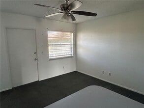74 Royal Oak Ct, Unit 204 in Vero Beach, FL - Building Photo - Building Photo