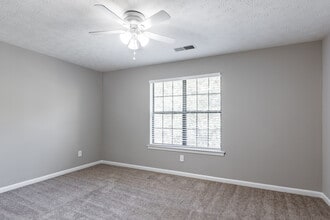 Mews Apartments in Loganville, GA - Foto de edificio - Interior Photo
