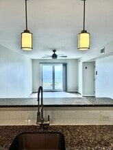 215 Beach St in West Haven, CT - Building Photo - Building Photo