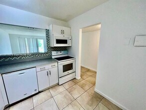 15221 NE 6th Ave in Miami, FL - Building Photo - Building Photo