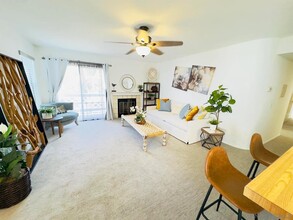 9444 Twin Trails Dr in San Diego, CA - Building Photo - Building Photo