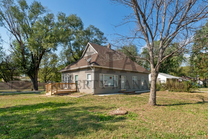 2551 S Laura St in Wichita, KS - Foto de edificio