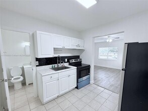 1625 S Federal Hwy in Lake Worth Beach, FL - Building Photo - Building Photo