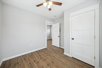 7808 Ford St-Unit -B in Houston, TX - Building Photo - Building Photo