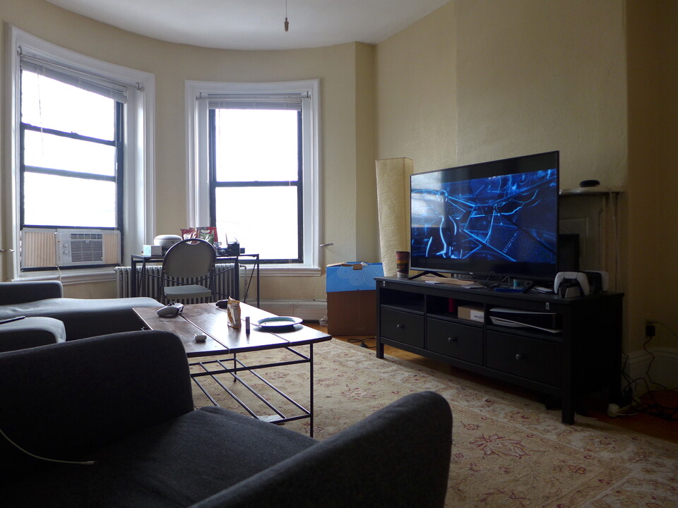 23 Warwick St, Unit 7 in Boston, MA - Building Photo