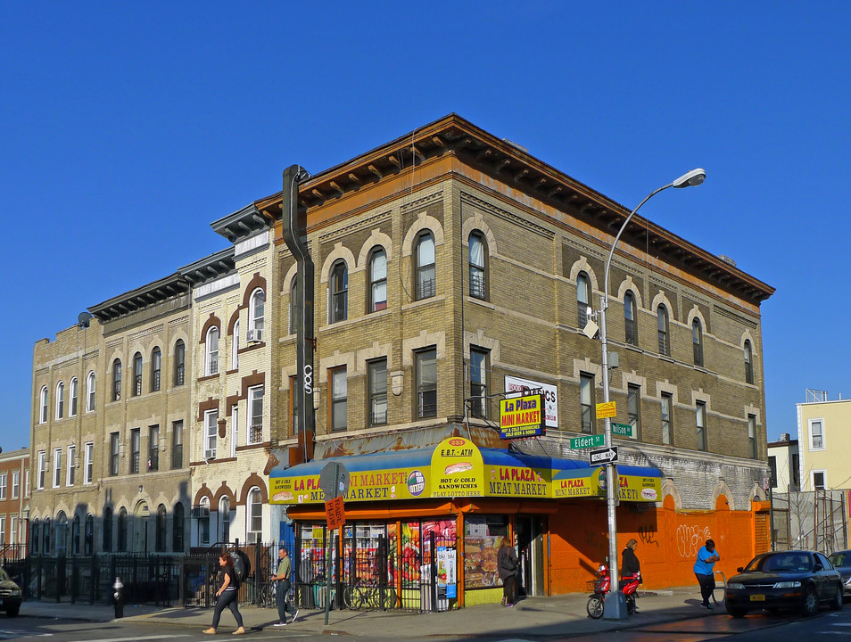 550 Wilson Ave in Brooklyn, NY - Foto de edificio