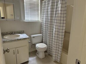 930 Lakeside Dr in Valdosta, GA - Building Photo - Building Photo